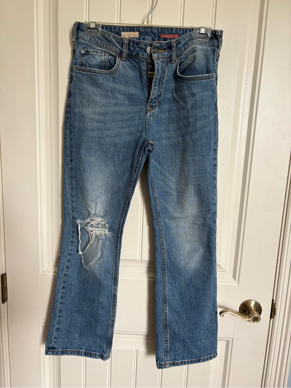 Pilcro Blue Straight Leg Jeans with Distressed Knee